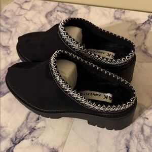 Anne Klein Black Faux-Fur Trim Platform Mules